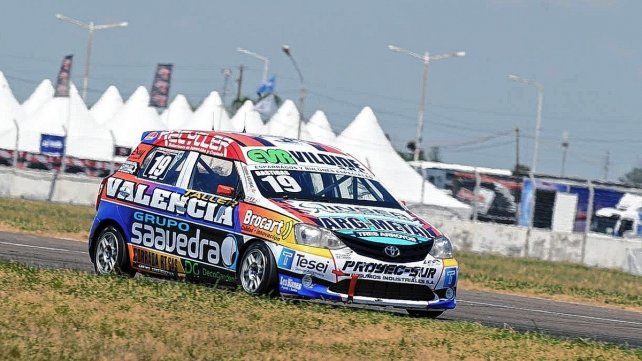 Exequiel Bastidas ganó en la primera fecha de la Clase 3 del Turismo Pista.