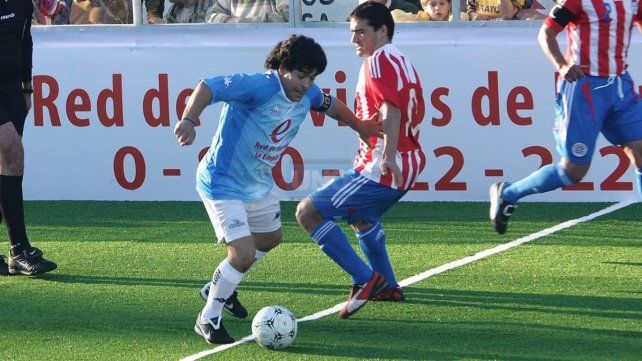 Maradona deja en el camino al Toro Acuña