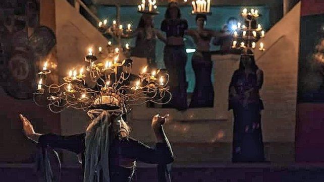 Nora Aracil es la fundadora de la Tribu Nuralain, dedicada a la realización y difusión de las danzas nómades. Foto: Gentileza Elizabeth Palacios