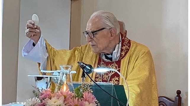 A sus 96 años. El cardenal Estanislao Esteban Karlic reside en el Monasterio Benedictino Nuestra Señora del Paraná, de Aldea María Luisa.