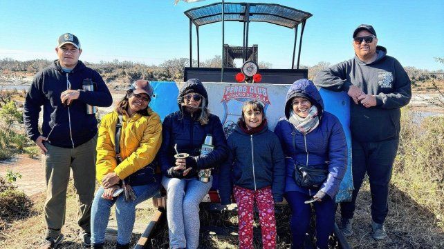 Los paseos en zorra organizados por el Ferroclub de Rosario del Tala son un éxito. Los paseos en zorra organizados por el Ferroclub de Rosario del Tala son un éxito.