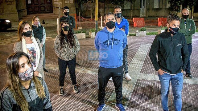Dueños de gimnasios de Paraná expresaron su enojo en rueda de prensa