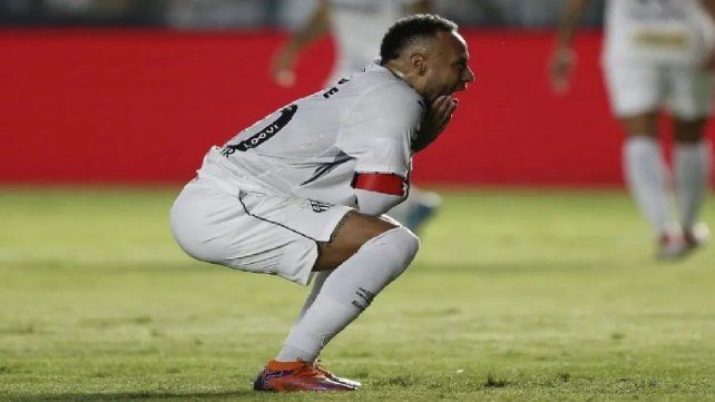 Neymar, entre las bajas de Brasil para el duelo con Argentina. Neymar, entre las bajas de Brasil para el duelo con Argentina.