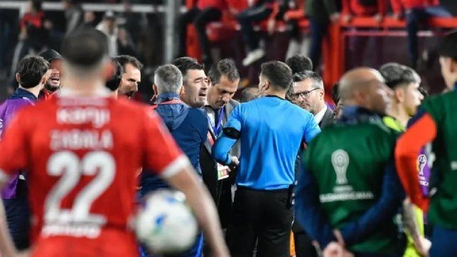 Independiente, afuera de la Copa Sudamericana: la U de Chile pasó de ronda tras la barbarie. Independiente, afuera de la Copa Sudamericana: la U de Chile pasó de ronda tras la barbarie.