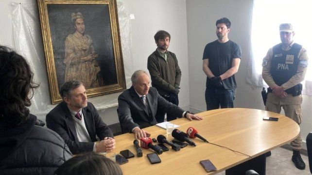 Entregaron la obra Retrato de una Dama, robada por un jerarca nazi Entregaron la obra Retrato de una Dama, robada por un jerarca nazi