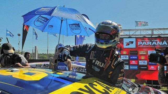 Matías Canapino celebró en el Club de Volantes. Matías Canapino celebró en el Club de Volantes.