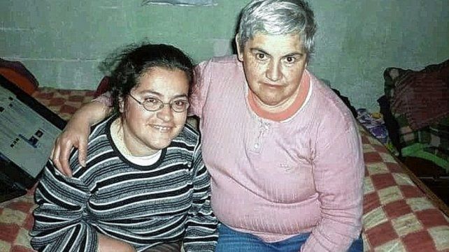 Desprotegidas quedaron Ana y su mamá, y su situación es muy delicada.