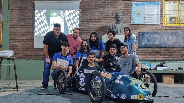 El 99. Es el número que identifica al prototipo de la Escuela de Educación Técnica Nº1 "General Francisco Ramírez" de Paraná. El 99. Es el número que identifica al prototipo de la Escuela de Educación Técnica Nº1 "General Francisco Ramírez" de Paraná.