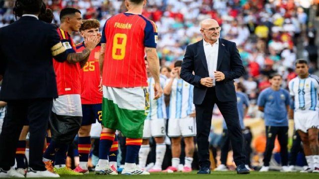 De la Fuente fue categórico tras las sanciones a la Selección Argentina: "Nuestros jugadores fueron víctimas y perjudicados"