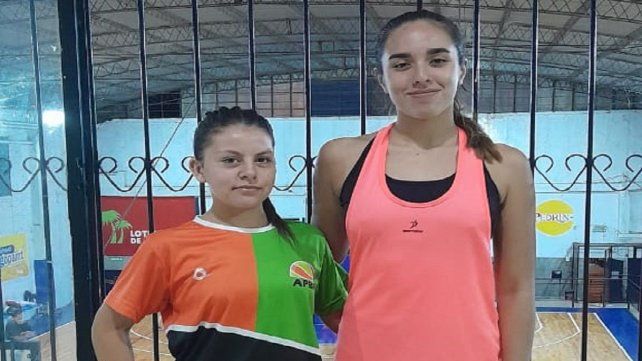 Alaia Whaigandt (izquierda) logró un triple doble y Fiorella Bustos (derecha) un cuádruple doble. Alaia Whaigandt (izquierda) logró un triple doble y Fiorella Bustos (derecha) un cuádruple doble.