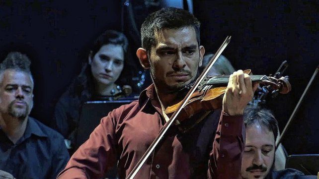 Pablo Farhat, el violinista del trío Tórtul - Farhat - Ayala , es oriundo de Santiago del Estero.