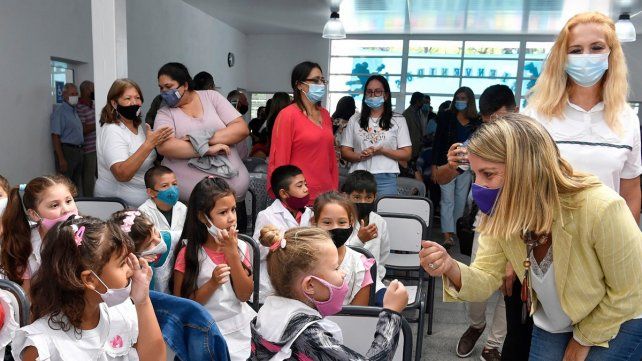 La vicegobernadora Laura Stratta inauguró el miércoles el ciclo lectivo. Desde el viernes vuelven los paros de Agmer.