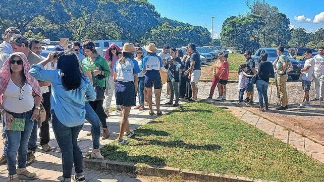 Son habituales las largas filas en la frontera para pasar de Uruguay a Entre Ríos