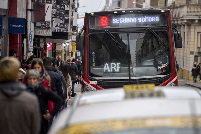Tres líneas de colectivos cambian su recorrido por la obra de Avenida Zanni en Paraná