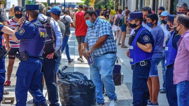Vendedores ambulantes reclamaron decomiso de mercadería