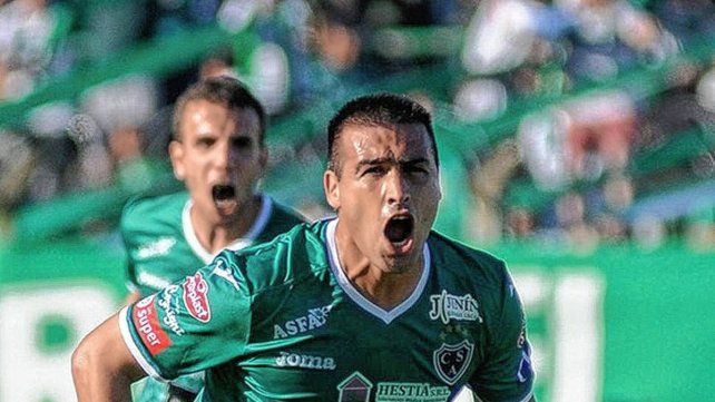 Héctor Cuevas bancó a Mario Sciacqua, DT de Sarmiento