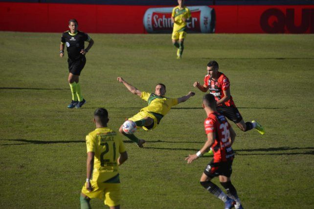 Patronato y Aldosivi en un partido parejo.