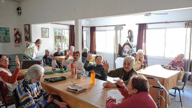 Presencia. La residencia geriátrica de Lourdes es parte de la comunidad de San Agustín. Las abuelas recibieron la visita de la imagen de la Mater.