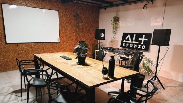 Paraná suma su primer curso para formar DJs desde el nivel inicial. Paraná suma su primer curso para formar DJs desde el nivel inicial.