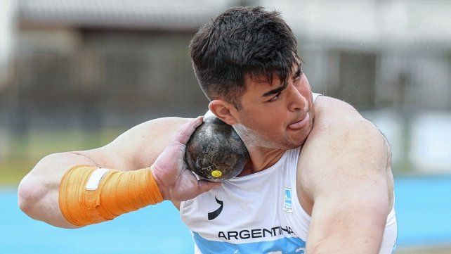 Nazareno Sasia consiguió la medalla de plata en Bolivia. Nazareno Sasia consiguió la medalla de plata en Bolivia.