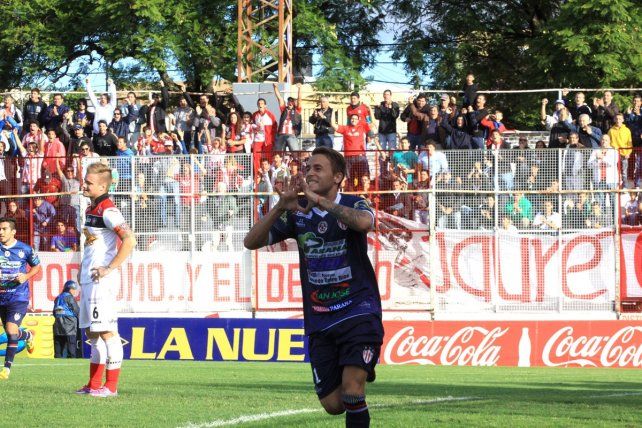 Nicolás Ledesma fue una de las figuras del paso de Atlético Paraná por la B Nacional