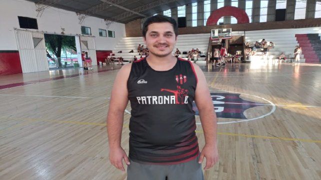 Gustavo Dreiszigacker es uno de los entrenadores de Patronato. Gustavo Dreiszigacker es uno de los entrenadores de Patronato.