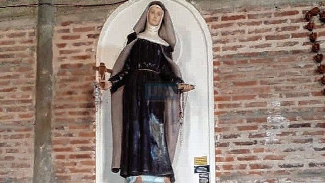 Santa Rita. Es tradición que cada 22 los devotos se acerquen a pedir por sus necesidades, recibir la bendición y a dar gracias a la "Santa de los Imposibles". Santa Rita. Es tradición que cada 22 los devotos se acerquen a pedir por sus necesidades, recibir la bendición y a dar gracias a la "Santa de los Imposibles".