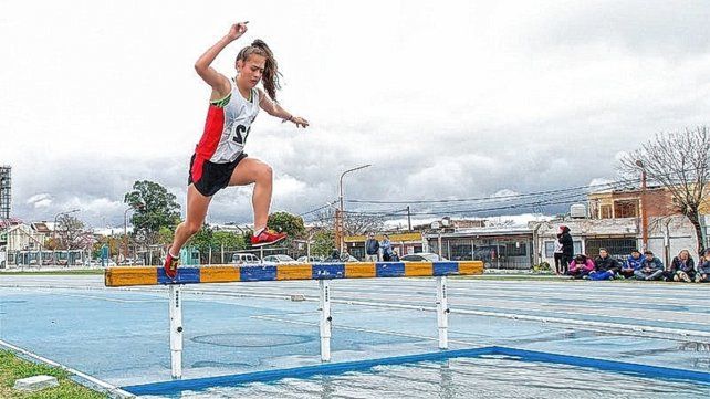 La atleta de los 3.000 metros con vallas, Greta Rodríguez, corrió a atrapó a ladrón que le había arrebatado su celular