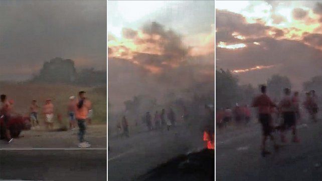 La barra de Independiente se enfrentó a manifestantes que realizaban un piquete.