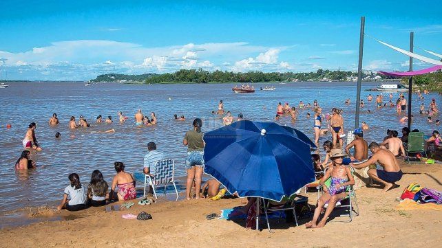 El clima en Paraná es propicio para acercarse al río, antes de que vuelva la lluvia.