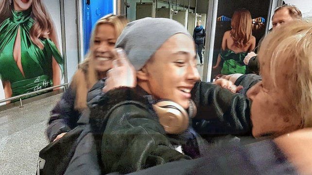 Amor eterno. El nieto y su saludo con la abuela que vive en Ucrania.