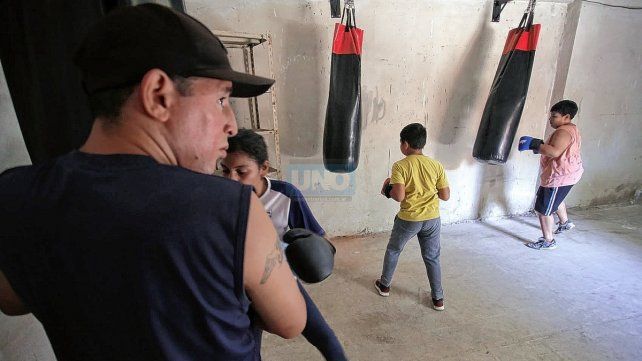 La escuela está destinada para niñas y niños entre 12 y 15 años.