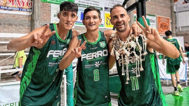 La emoción de los jugadores de Ferro por el título conquistado. La emoción de los jugadores de Ferro por el título conquistado.