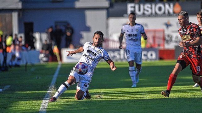 Barracas y Central Córdoba igualaron 2 a 2 en un partidazo.