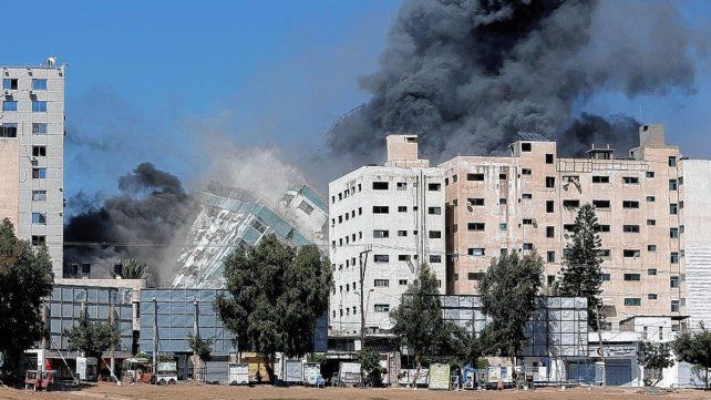Gran conmoción causó el bombardeo de Israel contra el edificio de AP y Al Jazeera.