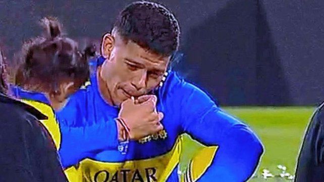 A Marcos Rojo se lo vio muy relajado luego de la obtención de la copa.