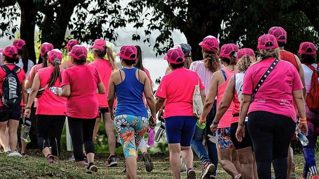 Paraná: el Octubre Rosa cierra con una caminata Paraná: el Octubre Rosa cierra con una caminata