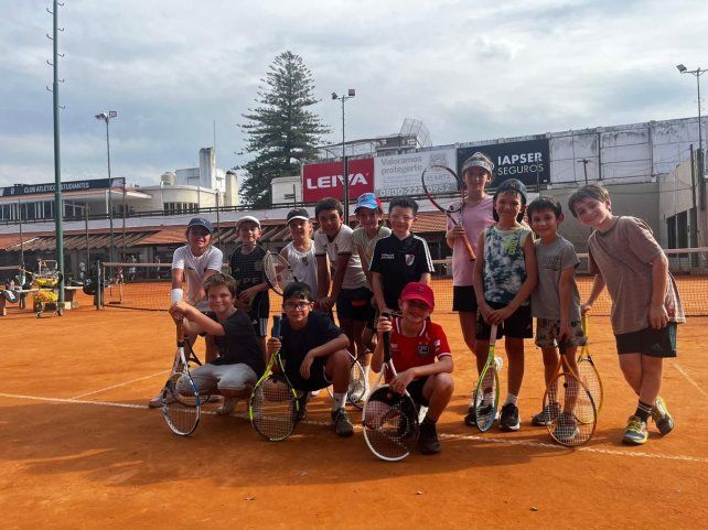 Los más pequeños entrenando. Los más pequeños entrenando.