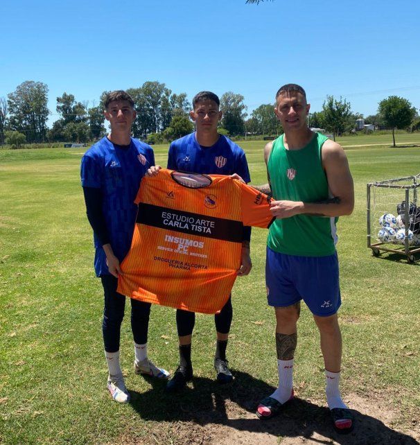 La camiseta firmada por guardametas tatengues La camiseta firmada por guardametas tatengues