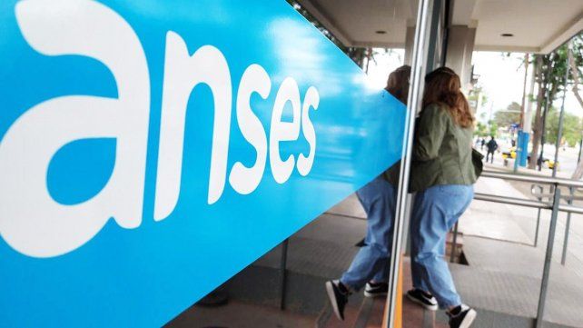 Eliminan el trámite de fe de vida de los jubilados y pensionados. Eliminan el trámite de fe de vida de los jubilados y pensionados.