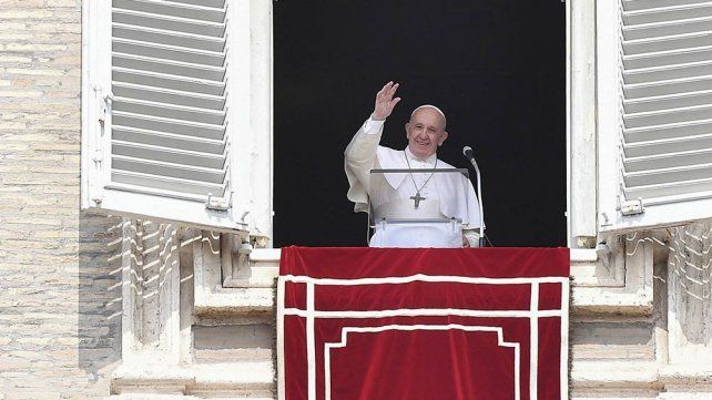 El papa ya había planteado una postura similar en un libro de entrevistas publicado por el sociólogo francés Dominique Wolton, titulado "Política y Sociedad".