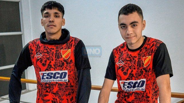 Lucio Altamirano y Thiago Espíndola, integrantes del plantel de Español, visitaron la redacción de UNO. Lucio Altamirano y Thiago Espíndola, integrantes del plantel de Español, visitaron la redacción de UNO.