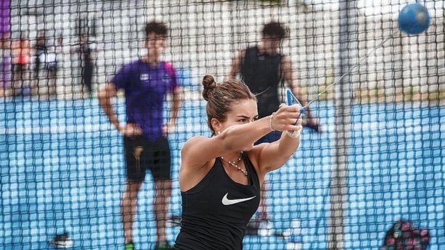 Carmela Cocco aportó una medalla dorada a la FADER en el Nacional U18 de Atletismo. Carmela Cocco aportó una medalla dorada a la FADER en el Nacional U18 de Atletismo.