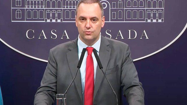 El Gobierno ordenó desclasificar archivos vinculados a las Fuerzas Armadas en la Dictadura El Gobierno ordenó desclasificar archivos vinculados a las Fuerzas Armadas en la Dictadura