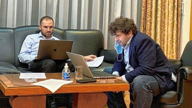 Argentina debe pagar hoy al Fondo Monetario más de 700 millones de dólares por un vencimiento. Las conversaciones con el organismo se aceleraron