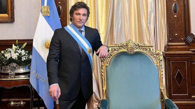 Javier Milei firmó su primer decreto. Javier Milei firmó su primer decreto.