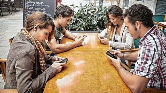 La tecnología hoy forma parte integral de nuestras vidas La tecnología hoy forma parte integral de nuestras vidas