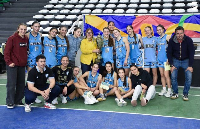 Regatas ganó en U16 en Uruguay. Regatas ganó en U16 en Uruguay.