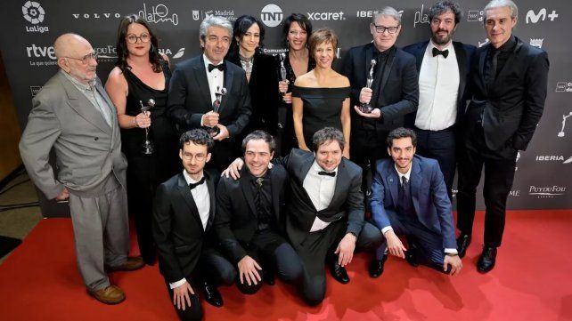 Ricardo Darín fue distinguido como actor, y Mariano Llinás y Mitre recibieron el premio al Guión. El film Argentina, 1985 totalizó cinco estatuillas.