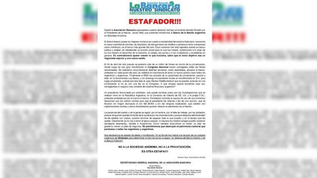 Bancarios tildaron de “estafador” al Presidente y se declararon “en estado de alerta y movilización”. Se reúnen este jueves para definir Bancarios tildaron de “estafador” al Presidente y se declararon “en estado de alerta y movilización”. Se reúnen este jueves para definir